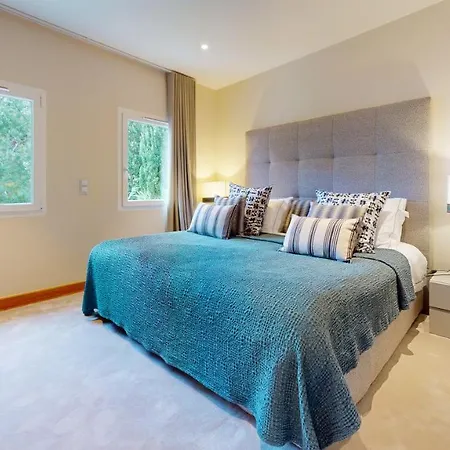 Villa White *